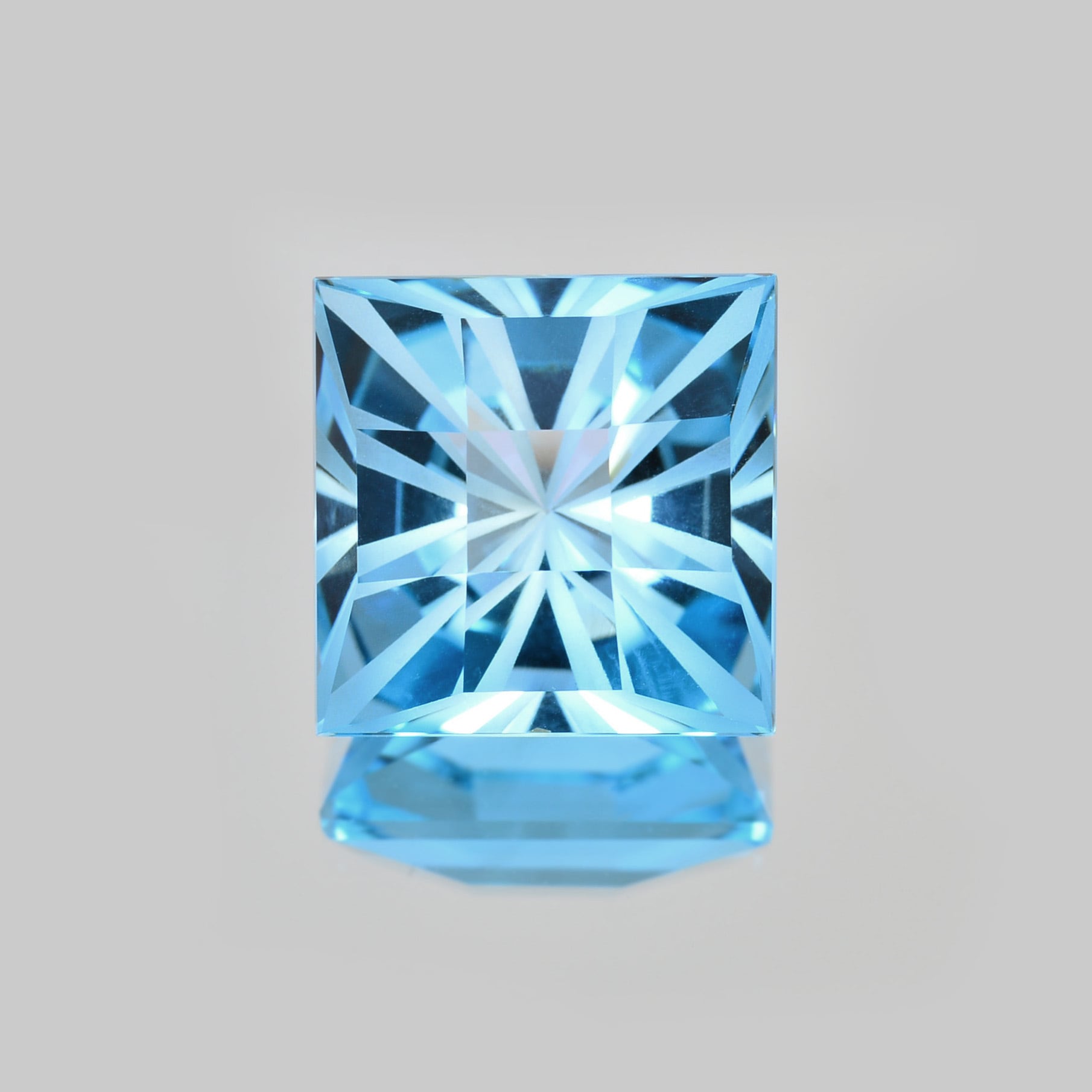 ソ付 アメジスト 7.425ct ルース 特殊カットトリリアント ソ付 アメジスト 7.425ct ルース 特殊カットトリリアント