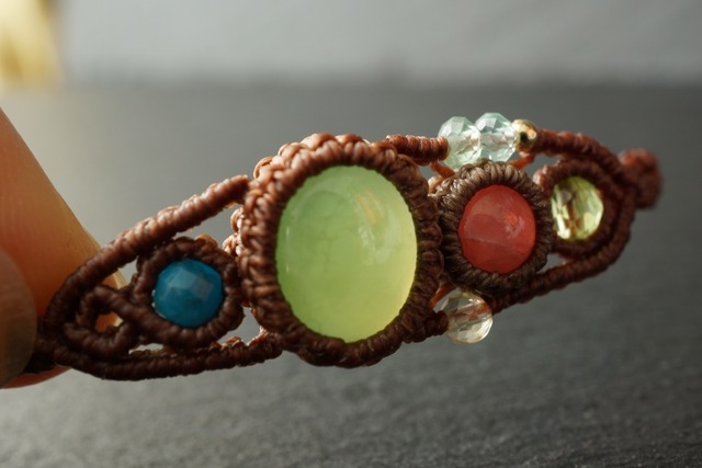 オーストラリア産クリソプレーズ＆ロードクロサイト（インカローズ）のマクラメブレスレット【一点物】