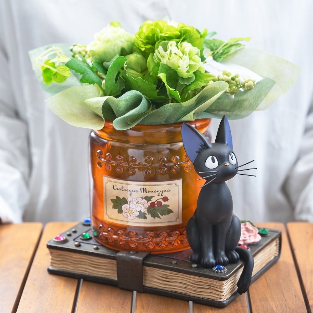 4/4(土)発売【送料無料】【母の日ギフト】魔女の宅急便 コキリの魔法+造花アレンジセット【5/8〜5/10順次お届け予定】