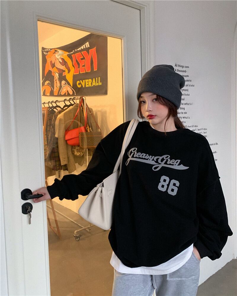 反射プリントのバージョンルーズブラック長袖セーター女性の2020年秋新しいミドル丈レイジースタイルトップ ブラックストロベリース60346574824