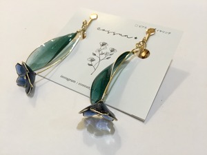 【ピアス変更可能】cossun＊ 1輪花イヤリング ブルー