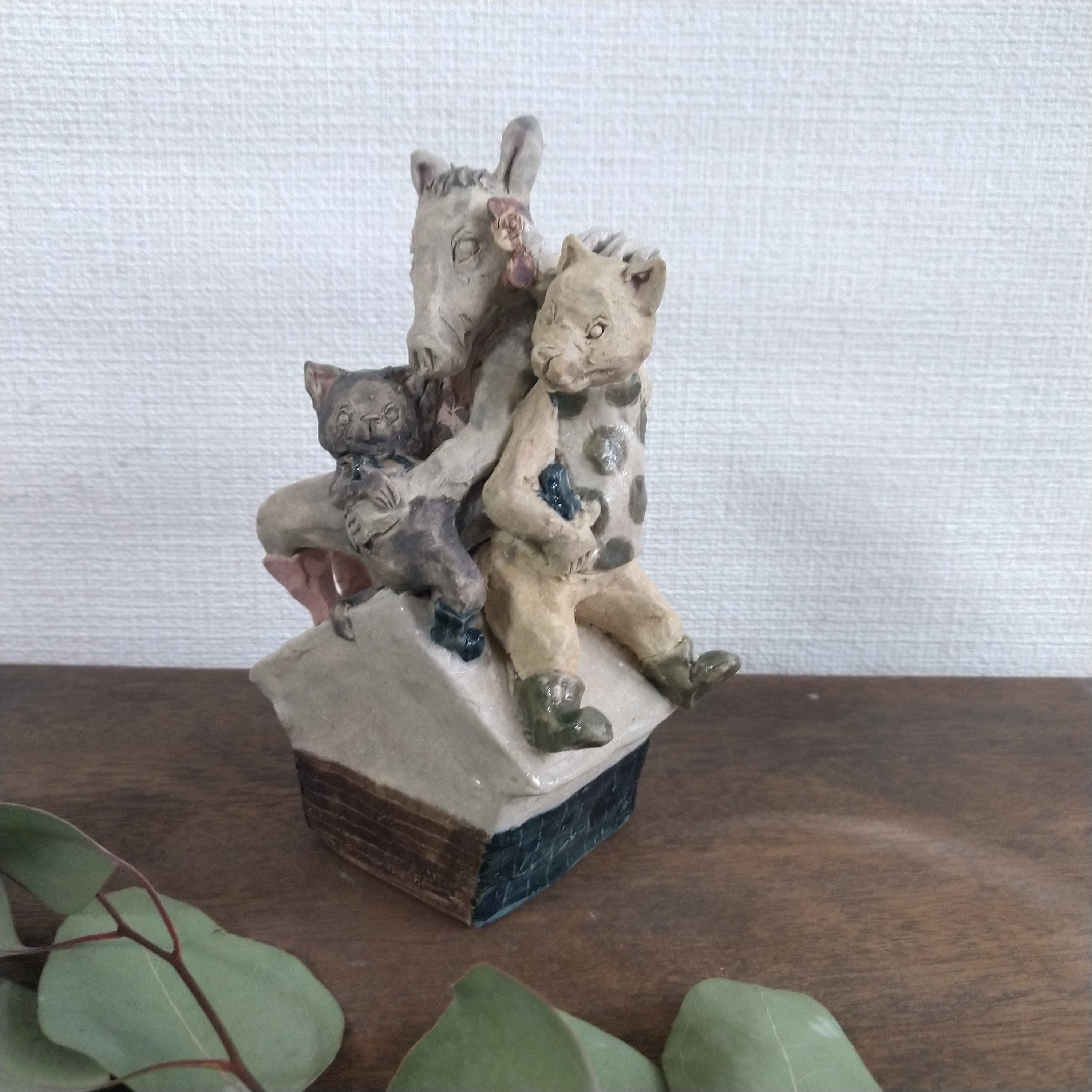 犬の音楽隊　陶器　人形　フィギュア　５匹 ブレーメンの音楽隊 | 陶人形作家 にしだみき