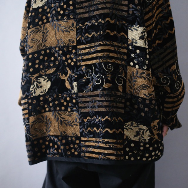 "reversible" chenille weave full pattern over silhouette jacket