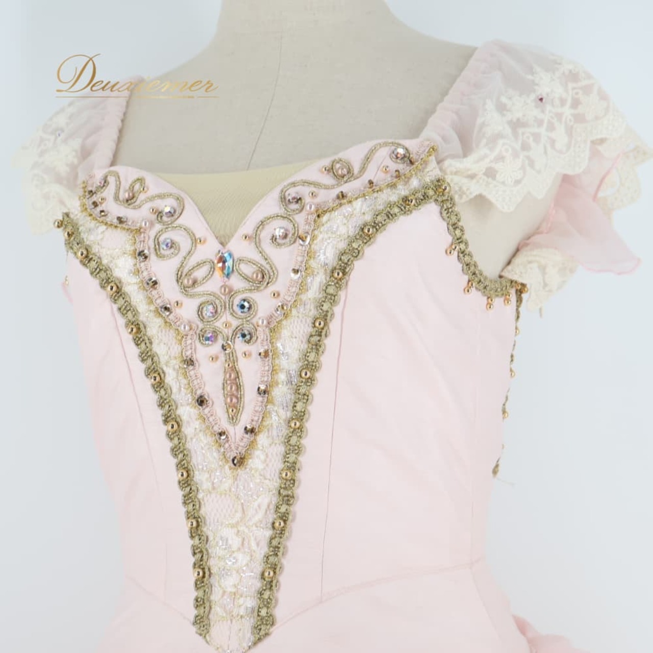 バレエ 衣装 Chacott チャコット チュチュ ピンク系 ホワイト系 ゴールド系 ピンク クリーム アイボリー 白 フリル レース ダンス 発表会 コンクール ジュニア 子供 高級感 かわいい 舞台衣装 可愛い おしゃれ エレガント 日本製