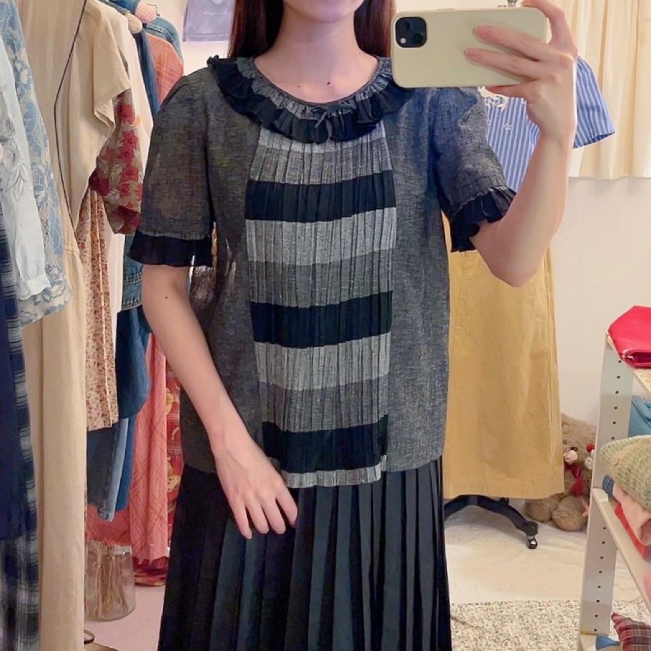 pleats collar monotone blouse