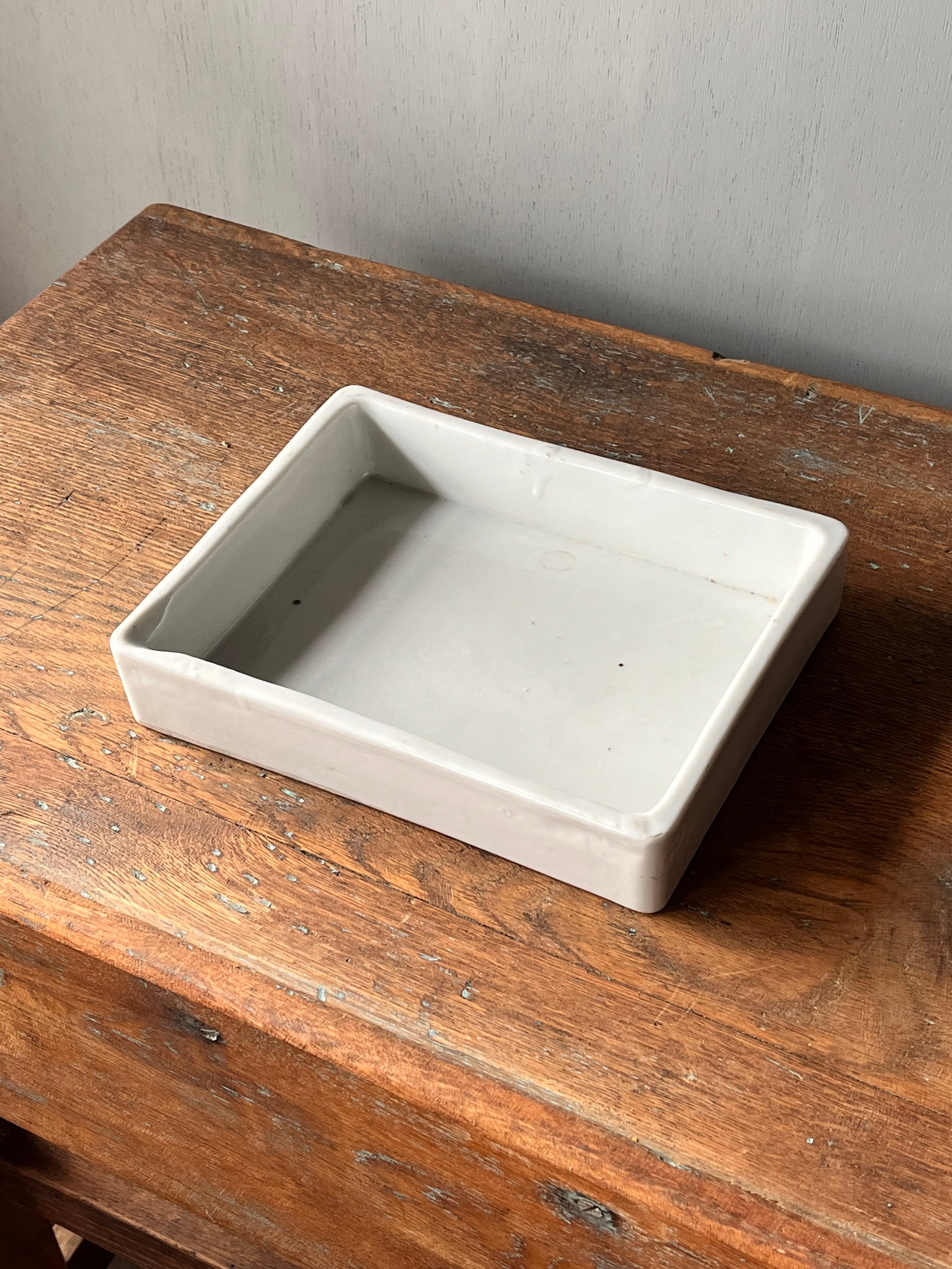古美術品◼️蔵から超美しい真っ白な珍しいお皿が出て来ました！白磁の角皿、謎の骨董 古美術品◼️蔵から超美しい真っ白な珍しいお皿が出て来ました！白磁の
