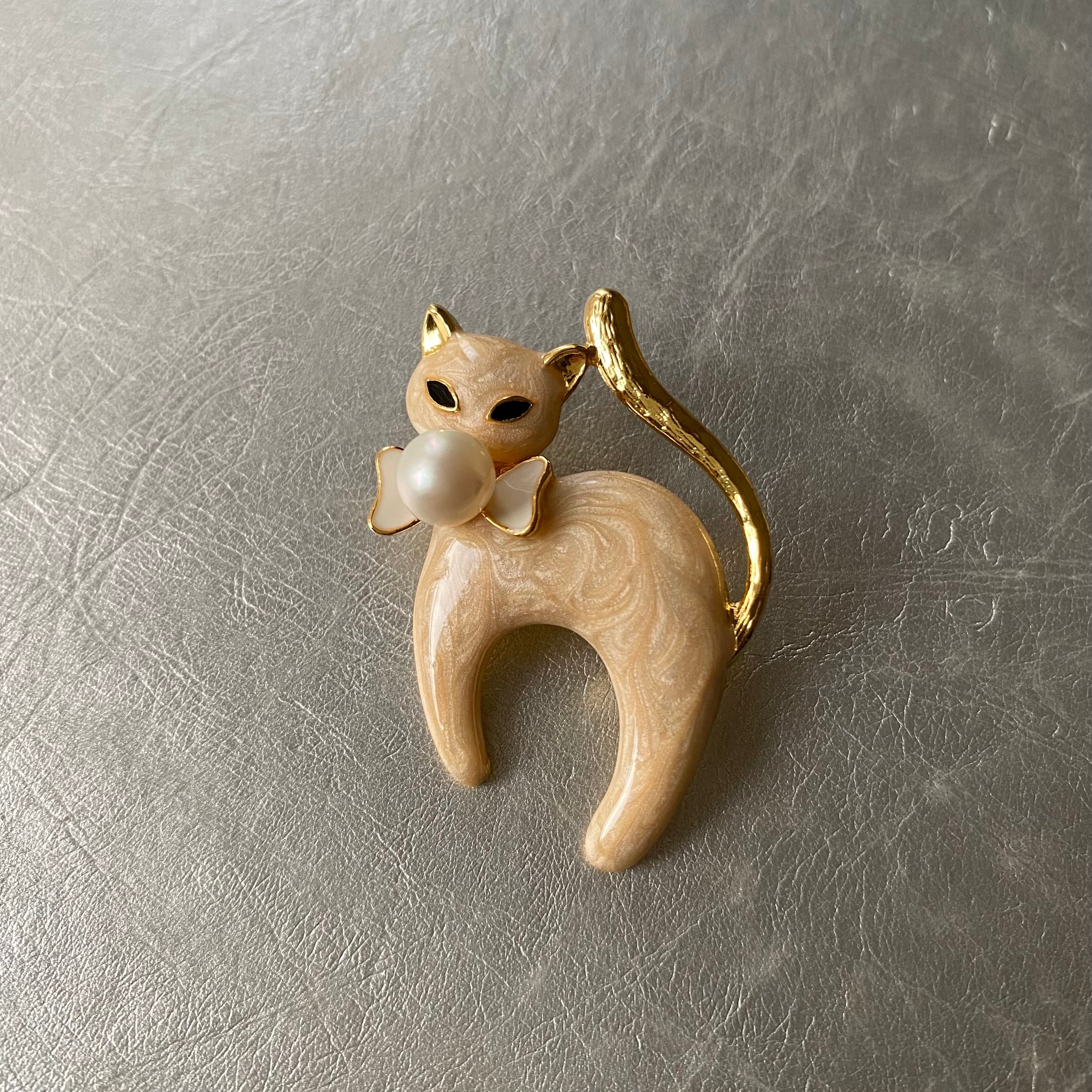 Dead stock retro cat enamel pearl brooch デッドストック レトロ 猫