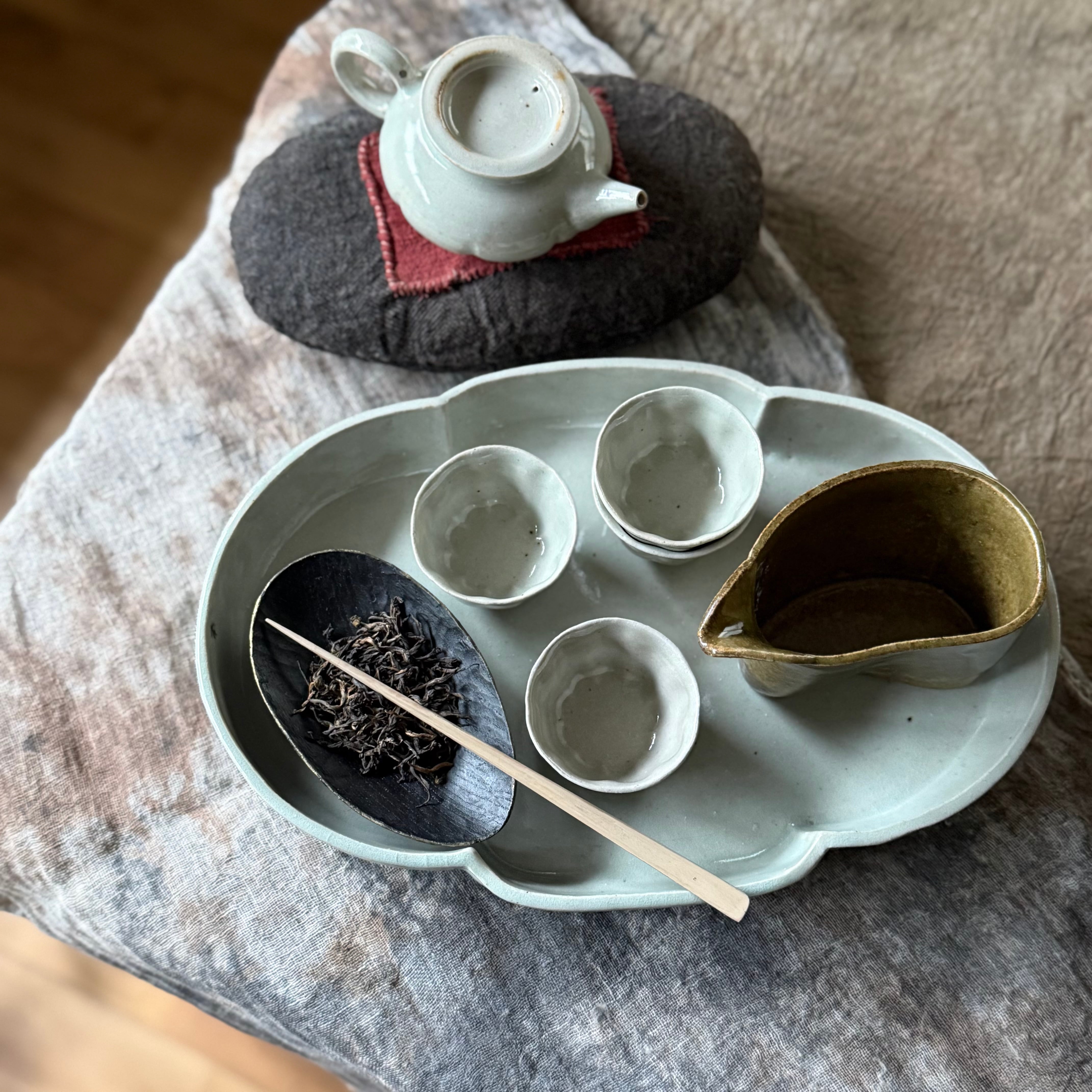日高伸治 青白磁 茶壺 | gallery 一白
