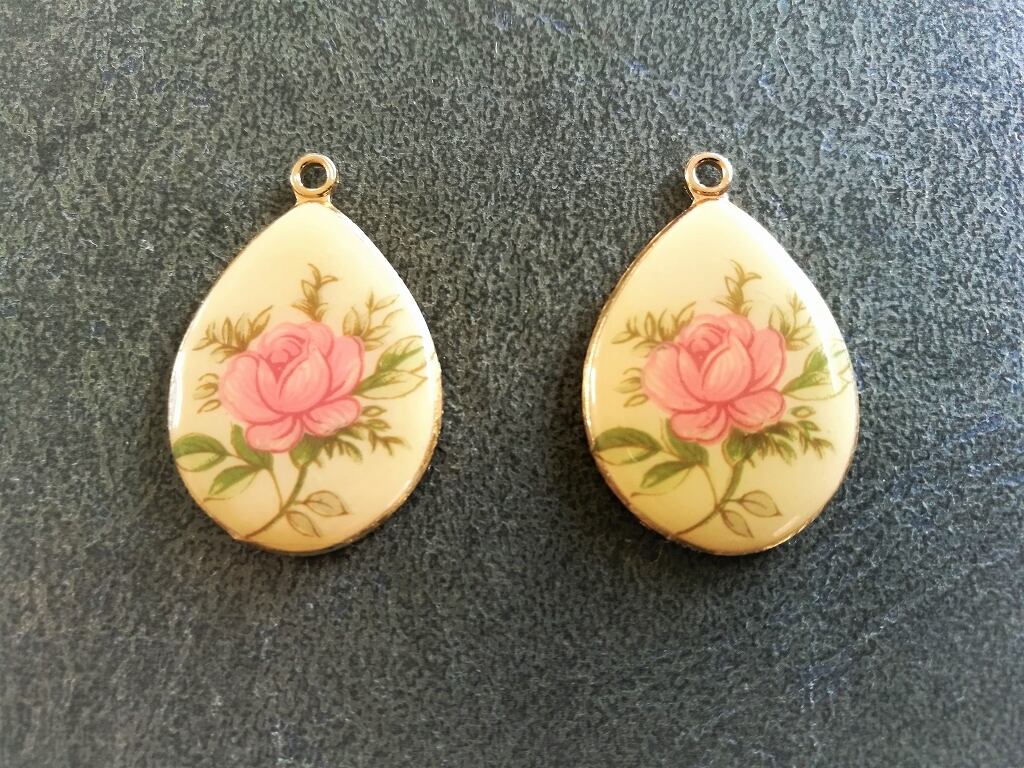 f - 1 ヴィンテージチャーム1 花模様 35×23mm