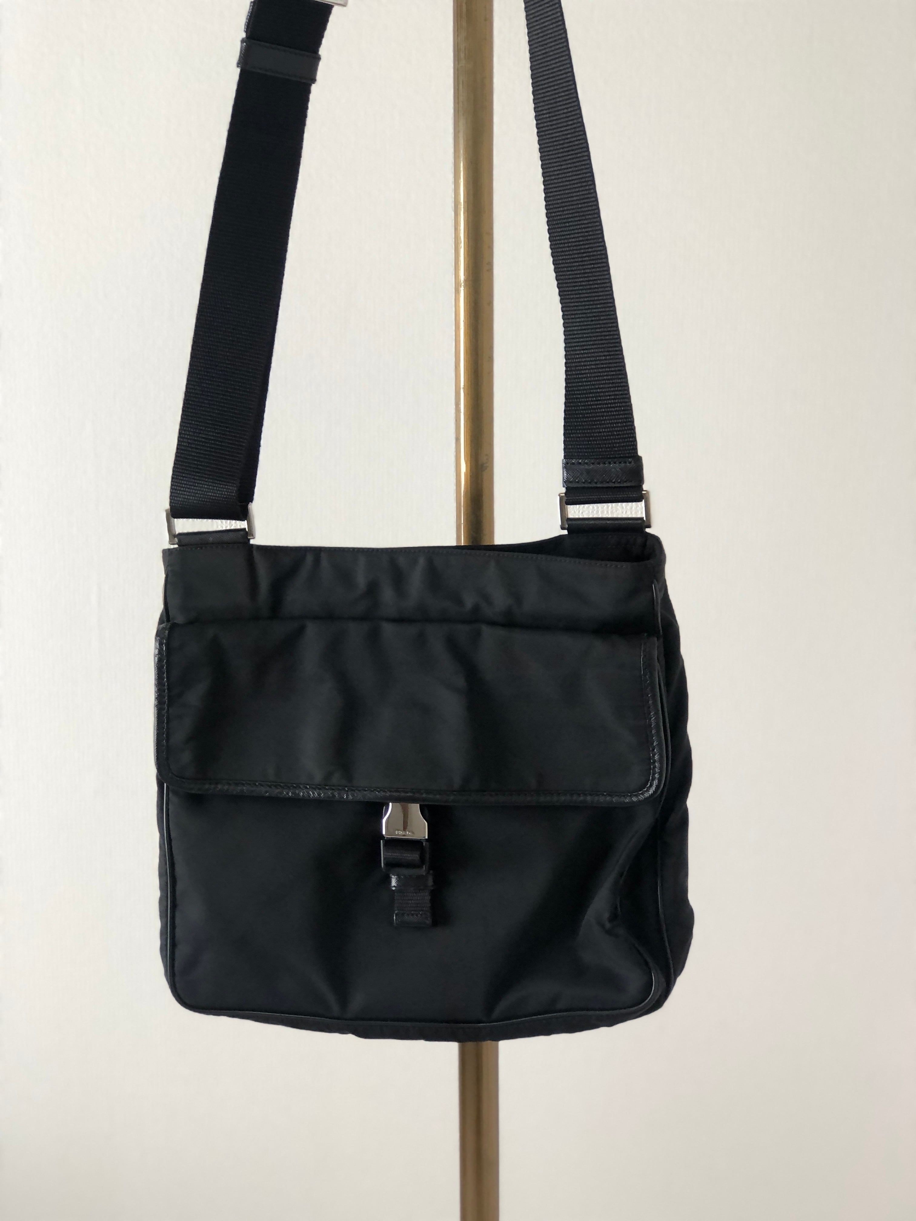 PRADA プラダ トライアングルロゴ ショルダーバッグ ブラック ナイロン