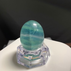 たまご  台座付き可愛い色合いグラデーションフローライト