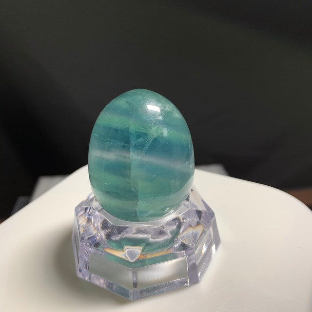たまご  台座付き可愛い色合いグラデーションフローライト
