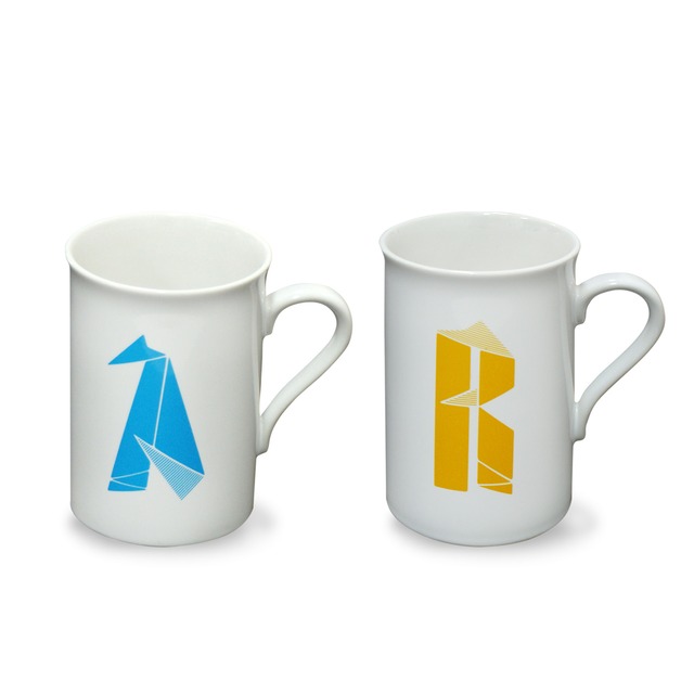 折り鶴フォントマグカップ / ウクライナ応援カラー ペアセット（ブルー＆イエロー）/ Mug cups with orizuru font, pair color set of prayer for Ukraine（Blue & Yellow）