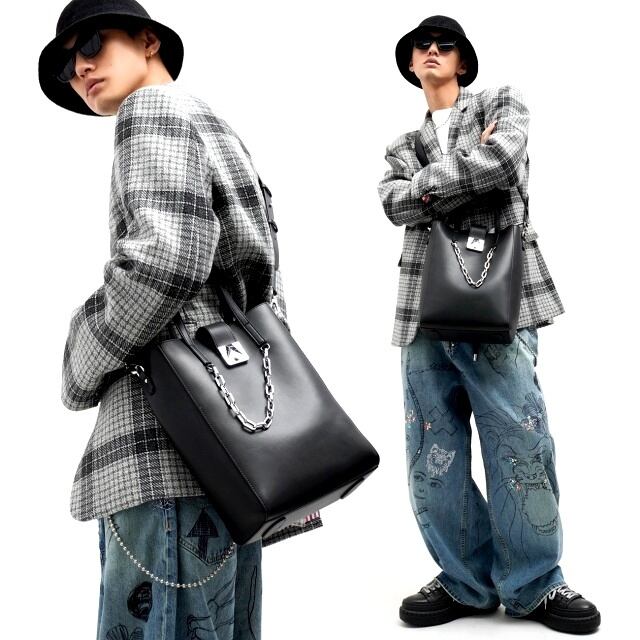 【予約販売】ショルダーバッグ シンプル レザー チェーン メンズ 2WAY 黒 ブラック 斜め掛け シック こなれ感 お洒落 韓国 トレンド