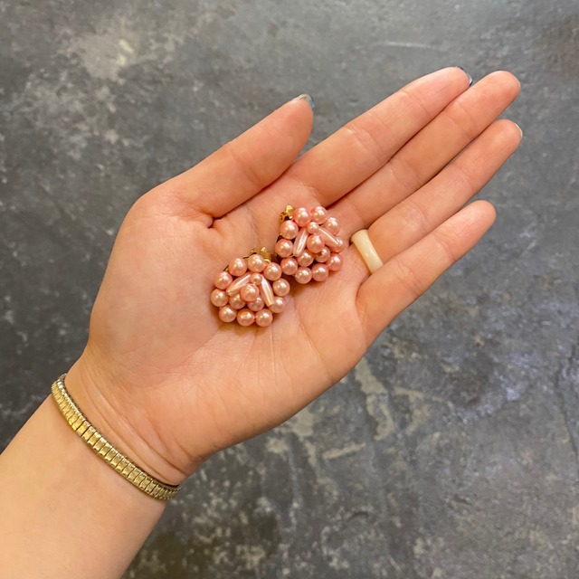 VINTAGE salmon pink beads earrings
