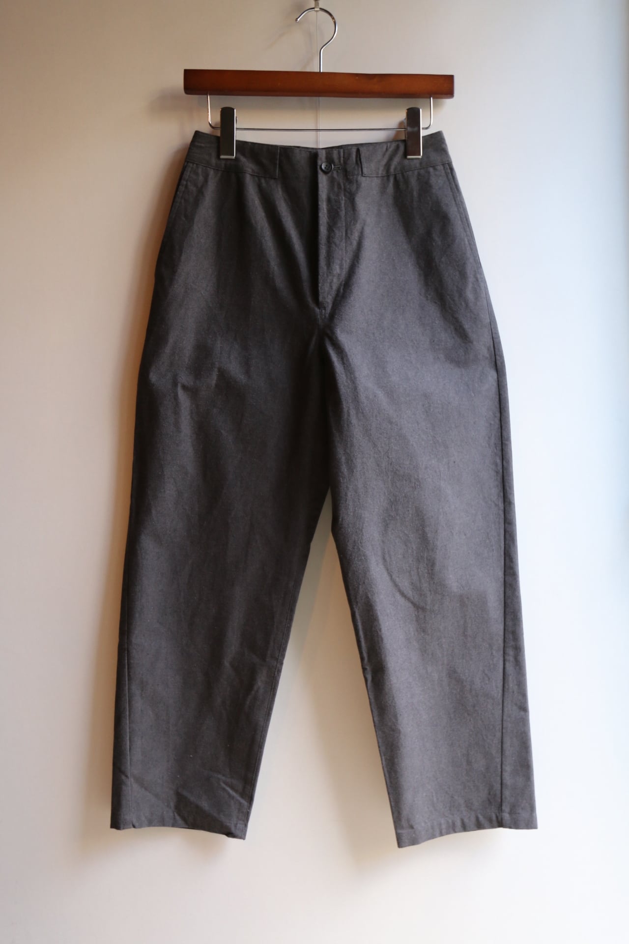 THE HINOKI 先染めコットン馬布 テーパードパンツ D.Gray #19W-27