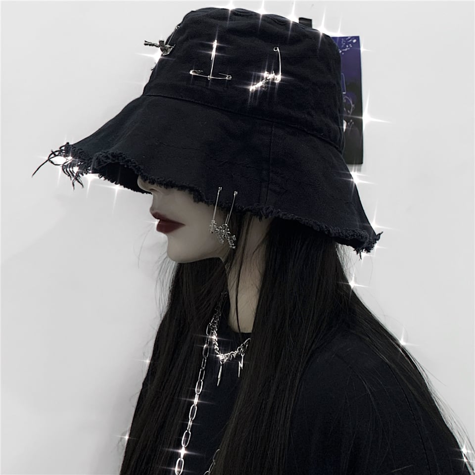大魔王シリーズ 飾り物付き帽子 ぼうし ブラック 黒い 可愛い 合わせやすい 原宿風 個性的 小物 Elegant