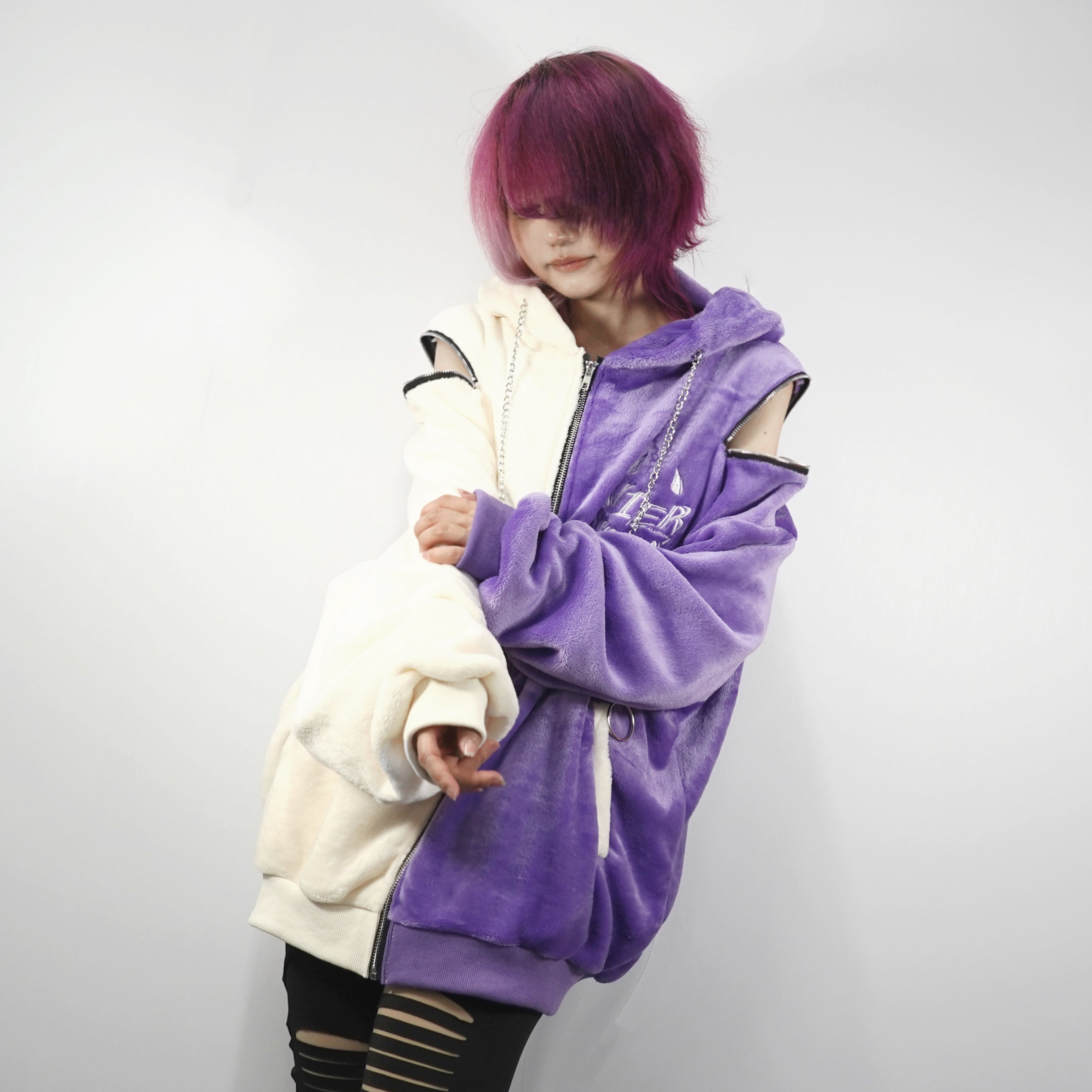 ぷぅ様 先着50点限定60%OFF》耳付きDEVIL刺繍2WAY超ふわもこTWO-TONE OUTER