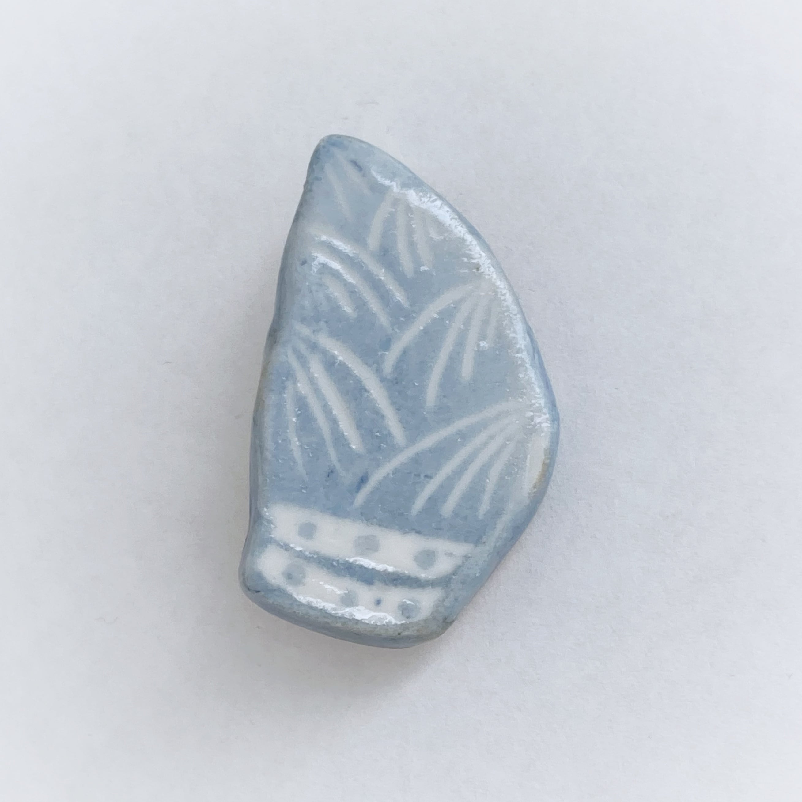やさしい青のブローチ （たけのこ）