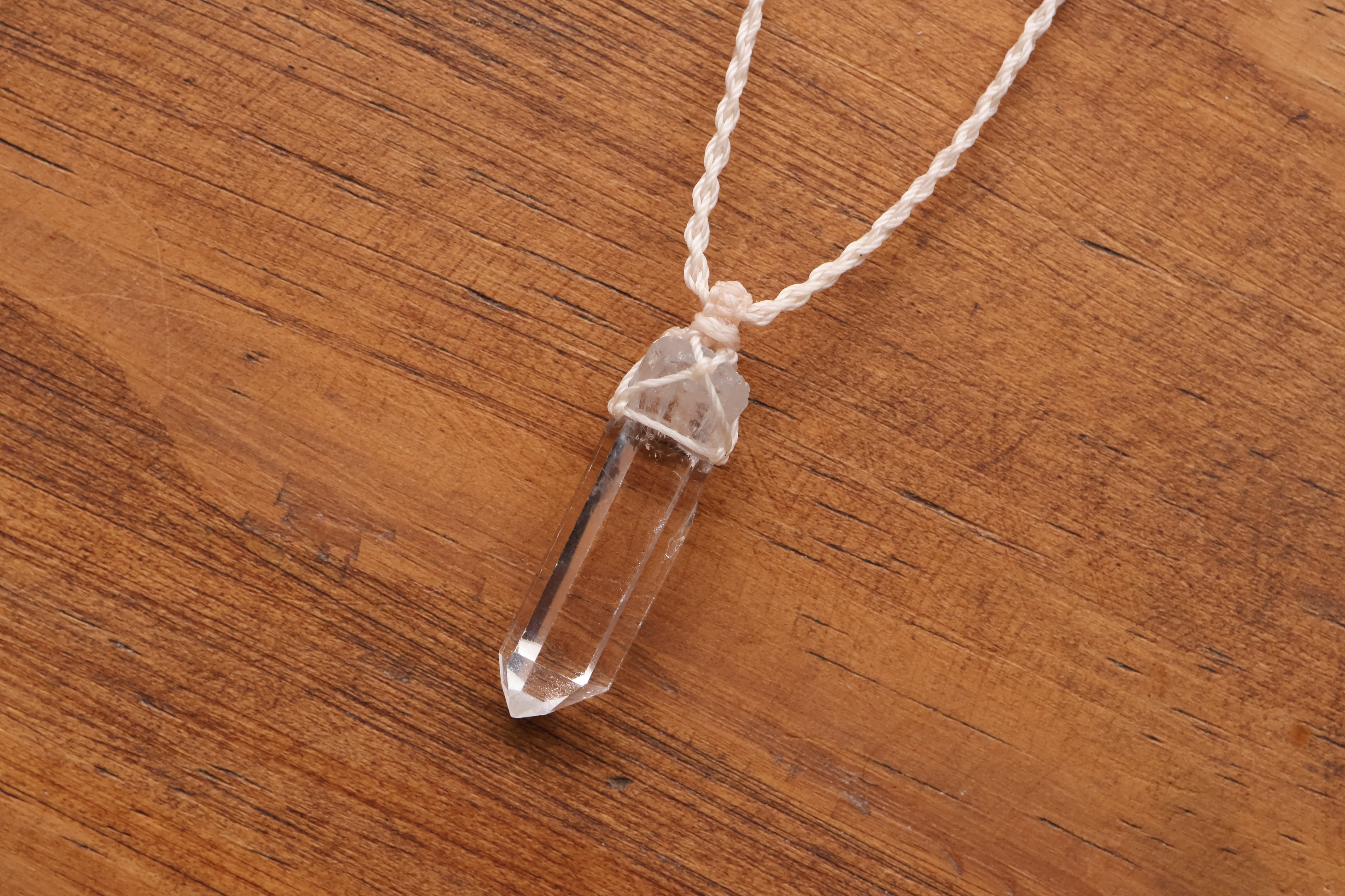 ヒマラヤ水晶ネックレス マカルー産 | 石垣島の夜光貝アクセサリーと