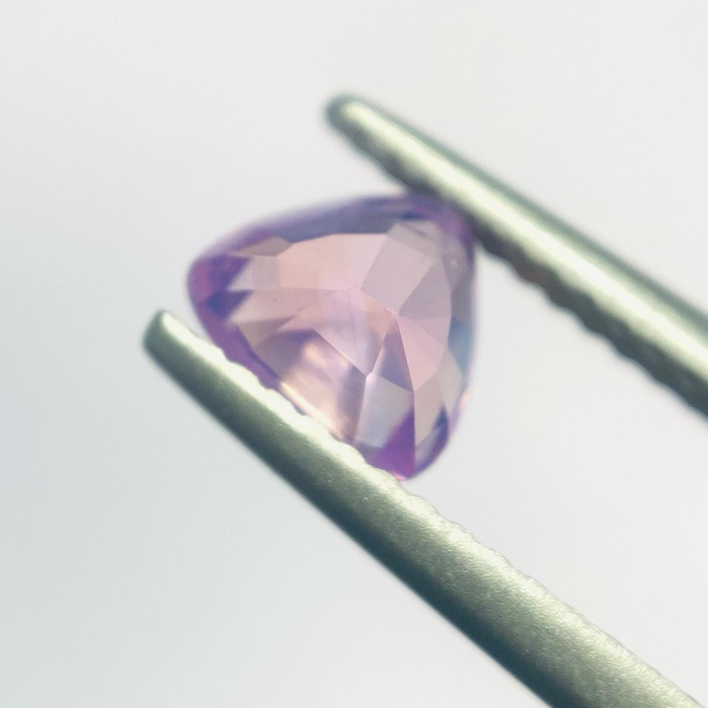 桜貝 シルキーピンクなサファイア