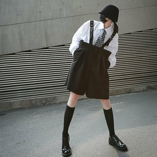 モード系 パンツ サスペンダーパンツ ハイウエスト ワイドパンツ タック入り 大人かわいい ブラック ストリート系 オルチャン 原宿系 10代 代 天使と悪魔 サブカル系ファッション Seasonz モード系 パンツ サスペンダーパンツ ハイウエスト ワイドパンツ タック入り 大人かわいい ブラック ストリート系 オルチャン 原宿系 10代 代 天使と悪魔 サブカル系ファッション Seasonz