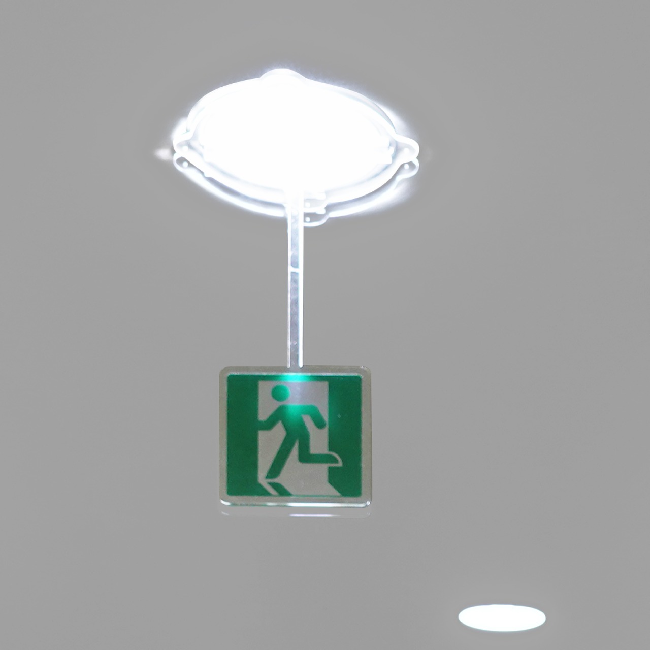 ダウンライトサイン 非常口横矢印-A（LEDライト専用）  dls-0002 - 2