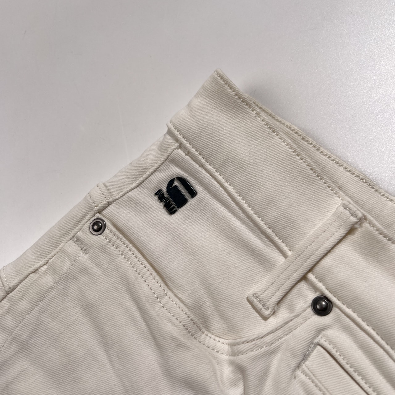 G-STAR RAW ジースターロウ D-STAQ 3D SLIM ストレッチ ホワイト スキニー パンツ 立体裁断 サイズ 28