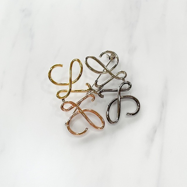 LOEWE ロエベ アナグラム ブローチ(メタル)