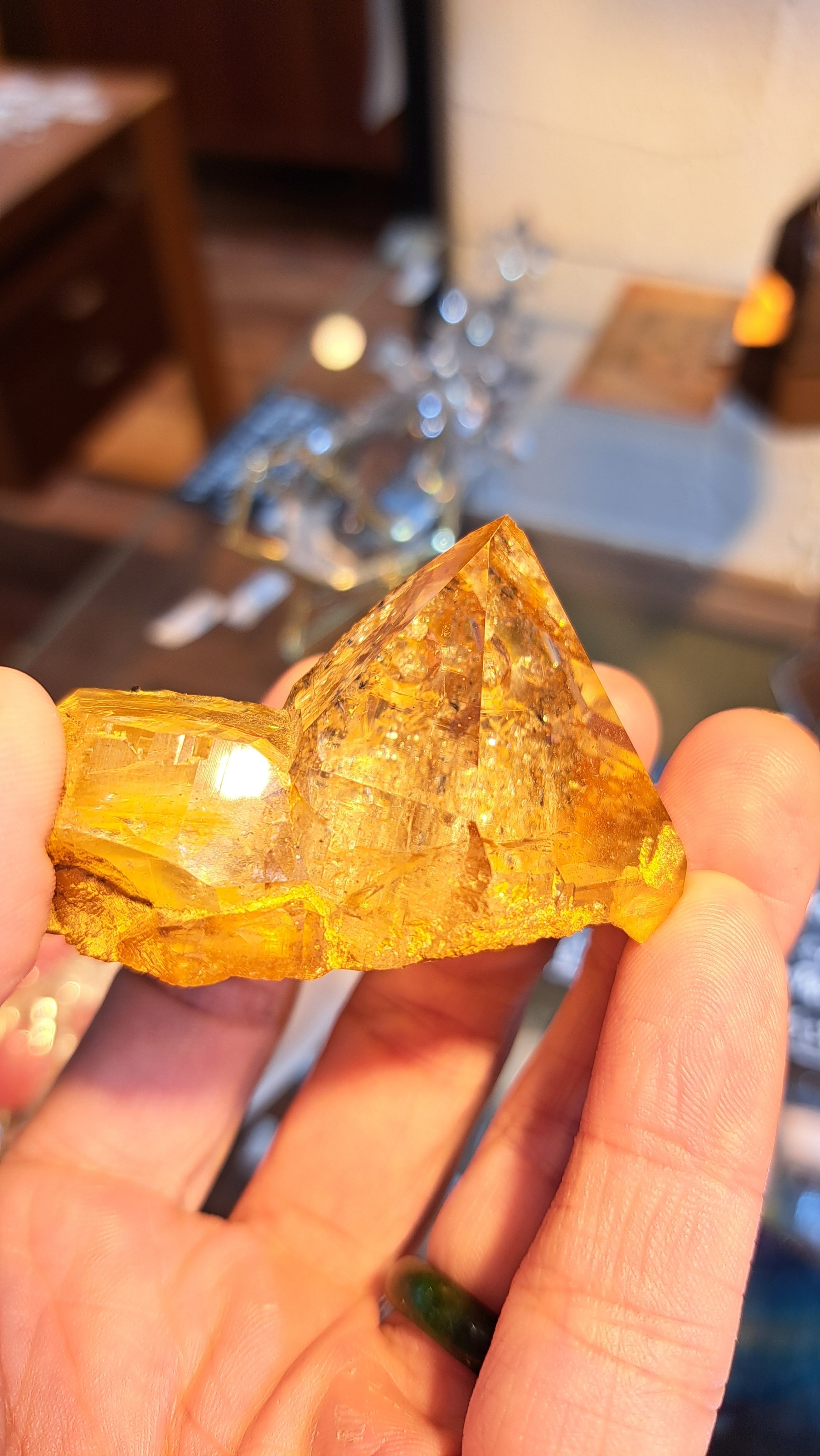 導きの灯》ガネーシュヒマールゴールデンヒーラー | ヒマラヤ水晶専門