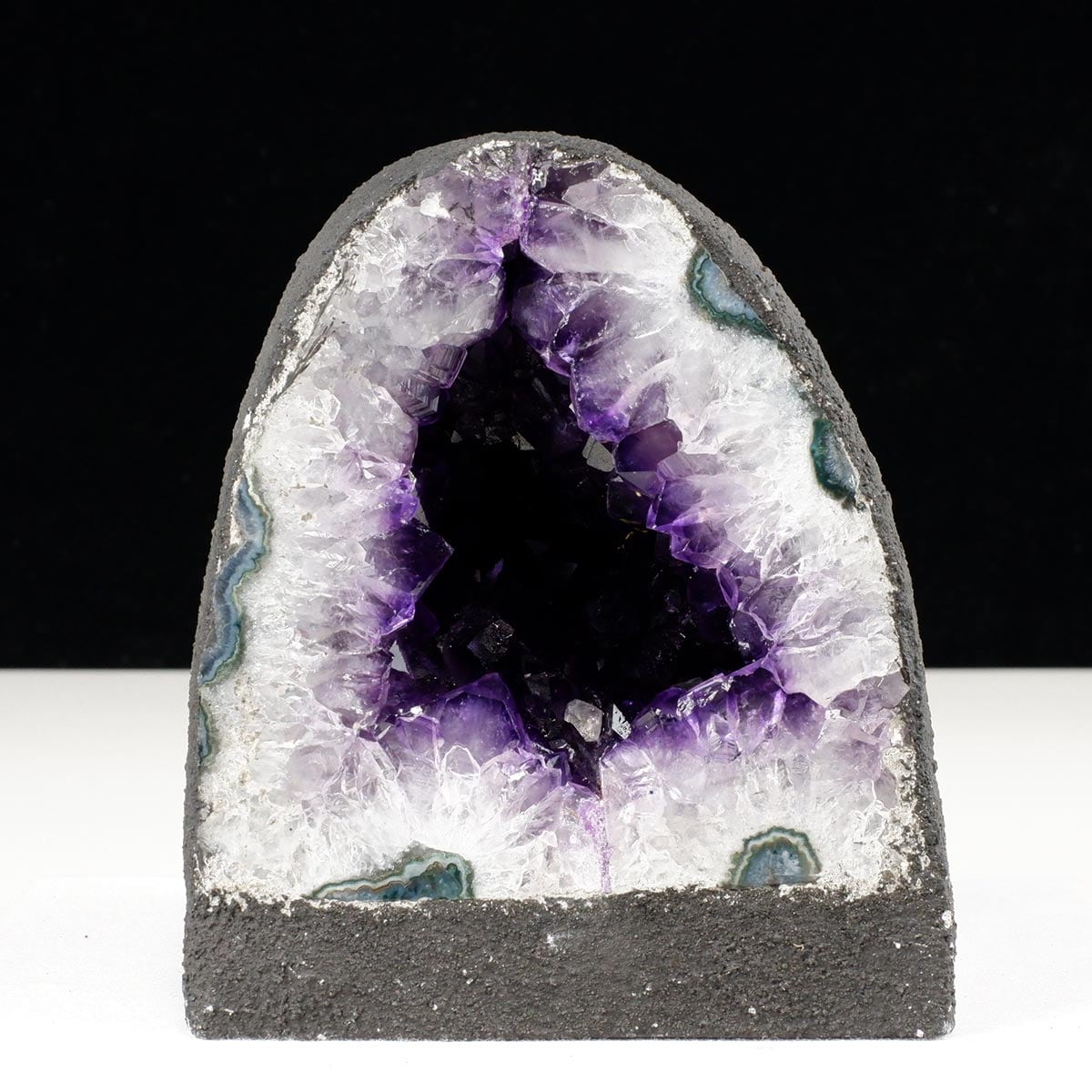 2.6Kg アメジストドーム ウルグアイ産 アメジスト ドーム ジオード 原石 置物 カペーラ 一点物 174-2259