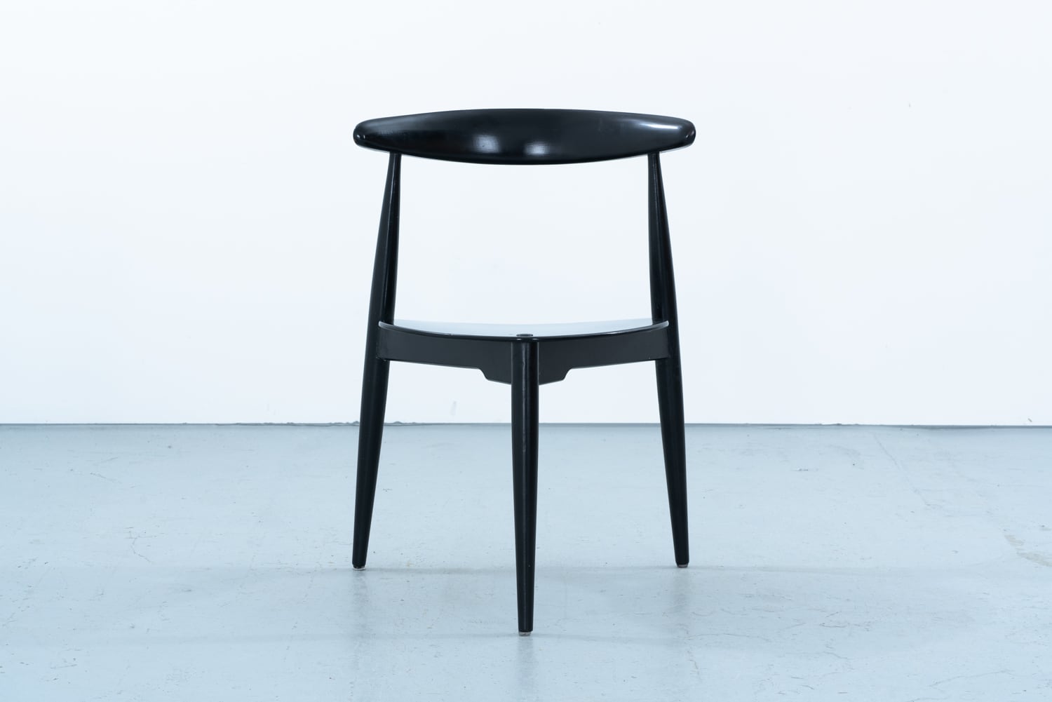 Hans J Wegner | ハンス J ウェグナー | kaikki gallery | 北欧