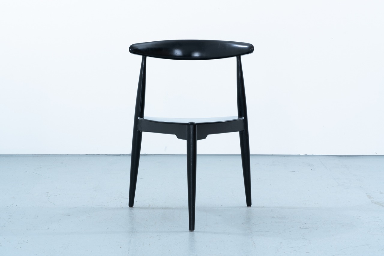 Hans J. Wegner | FH4104 “Heart Chair”