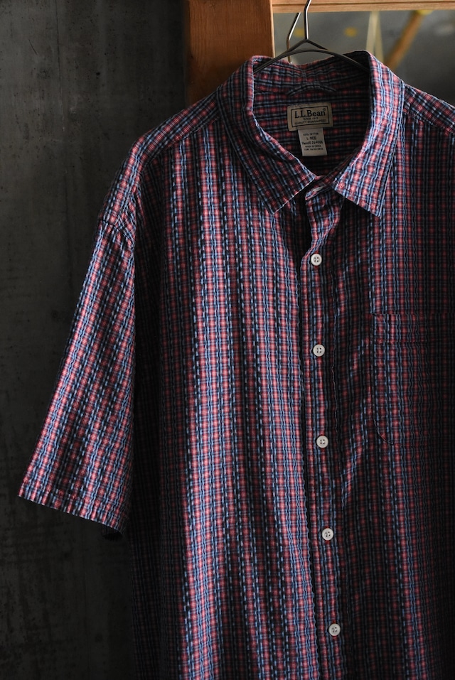 OK/00's "L.L.Bean" seersucker check shirt.
