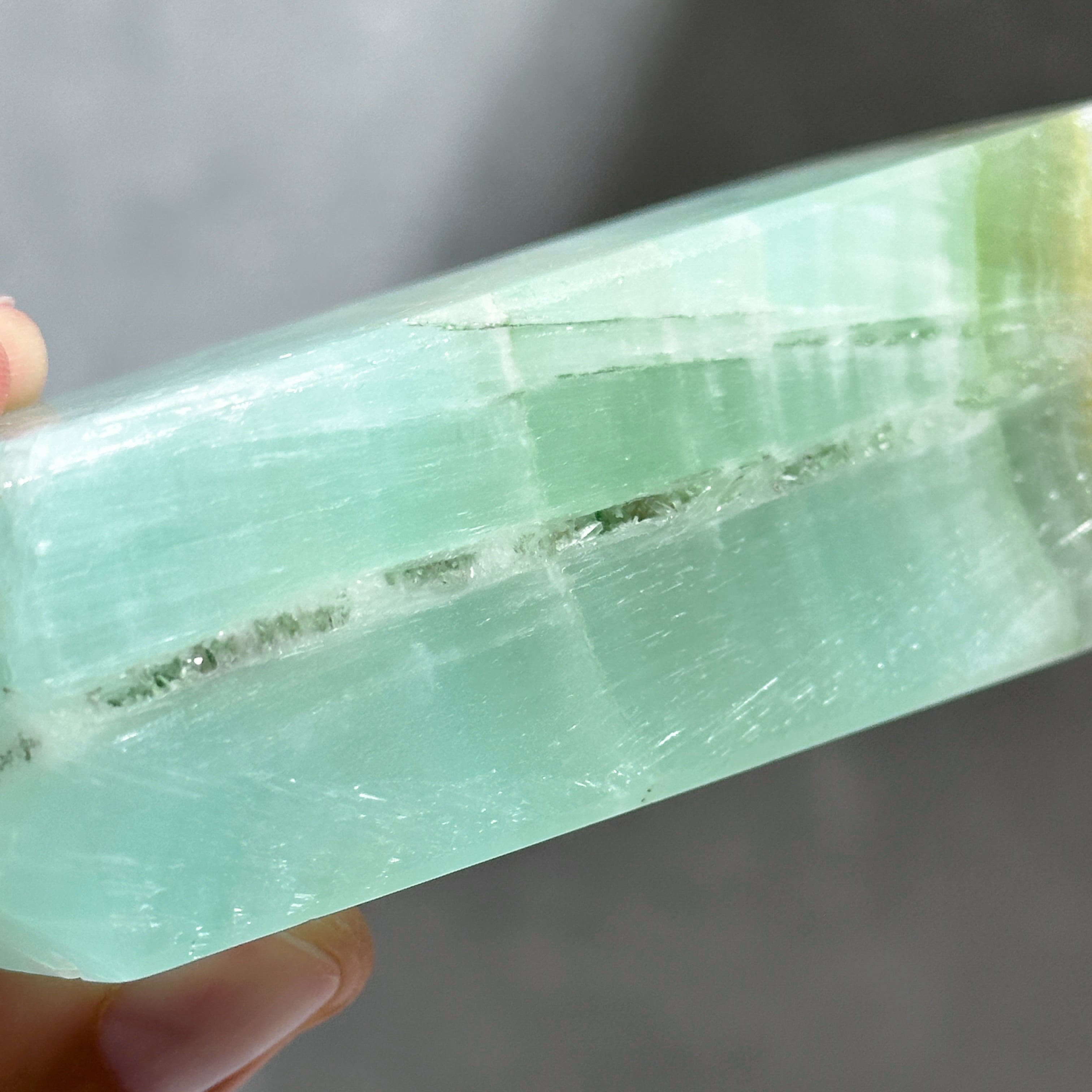 ピスタチオカルサイト タワー31◇ Pistachio Calcite ◇天然石・鉱物