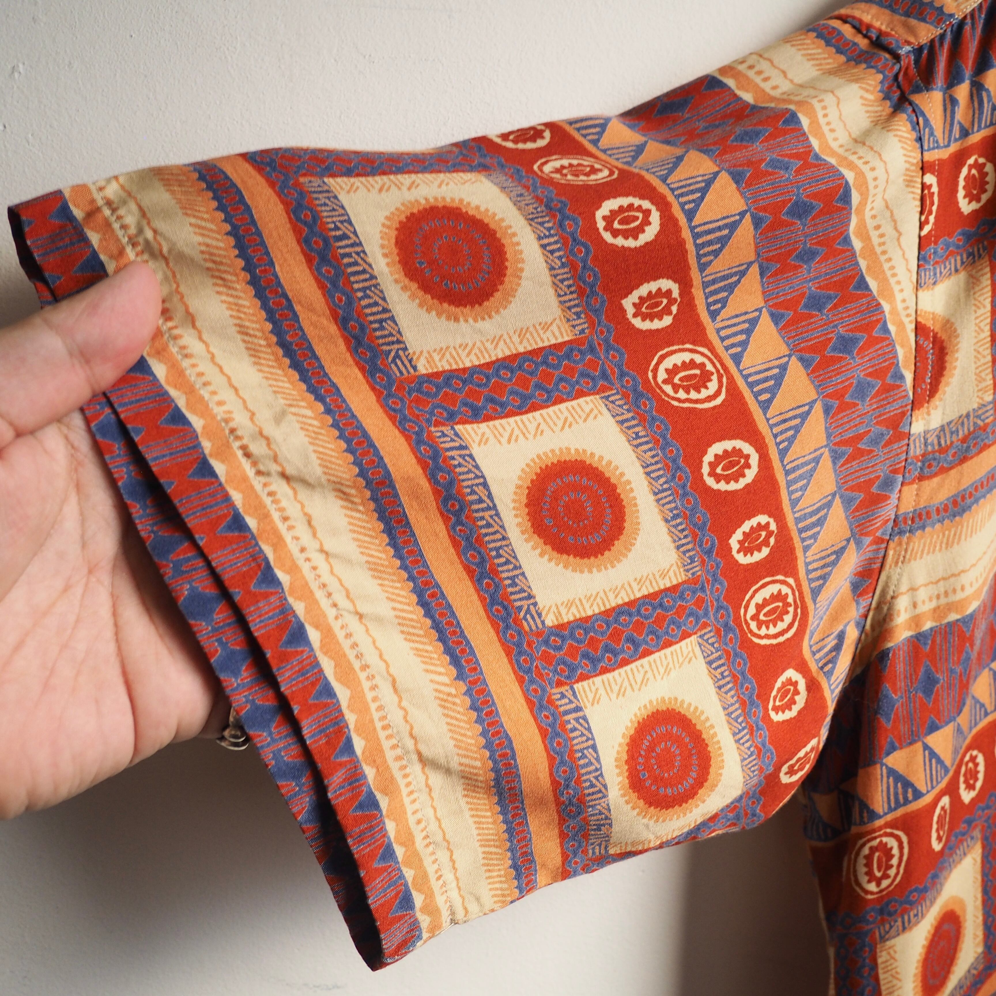 1990s ” Lapas homme ” Calm ethnic pattern vintage Drape loose rayon shirt