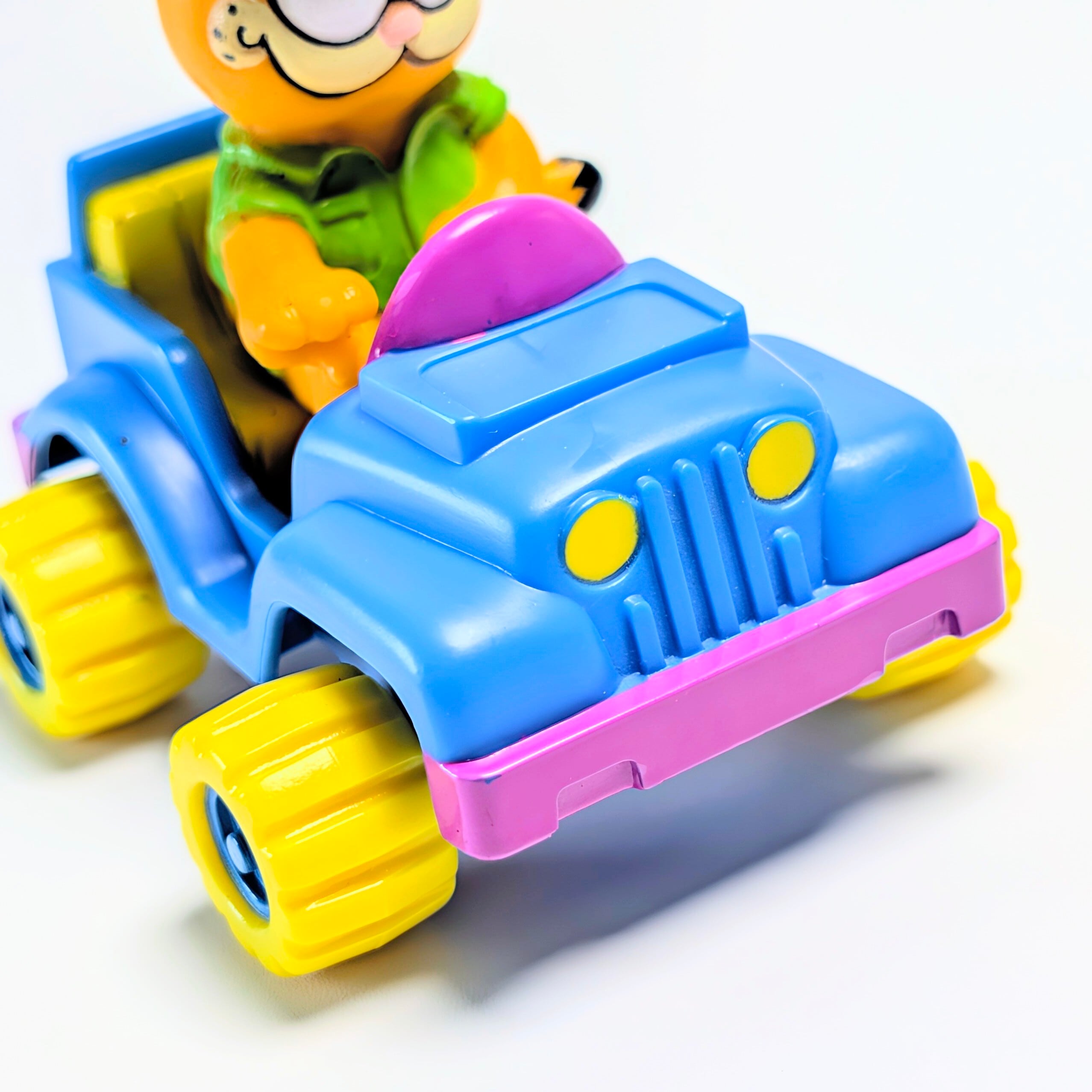 ☆ VINTAGE 1988 ☆【 McDonald's  ( マクドナルド ) 】1988年マクドナルドミールトイ 『 Garfield in 4-wheeler（ガーフィールド イン フォーウィラー）』〜ジープに乗ったあいつ(笑)〜 / ミールトイ / ハッピーミール 〚アメリカン雑貨 アメトイ〛