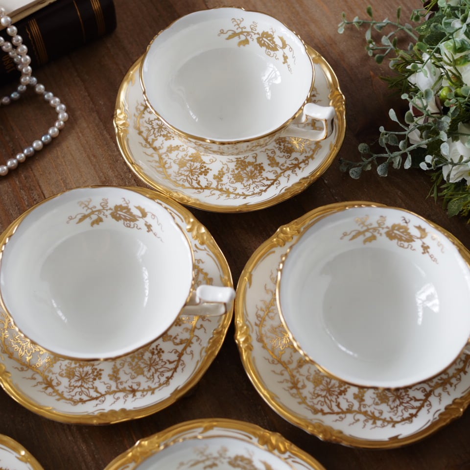 英国コウルドン　白磁と金彩が織りなす気品　キングスプレート　カップ＆ソーサー６客 英国コウルドン 白磁と金彩が織りなす気品 キングスプレート カップ