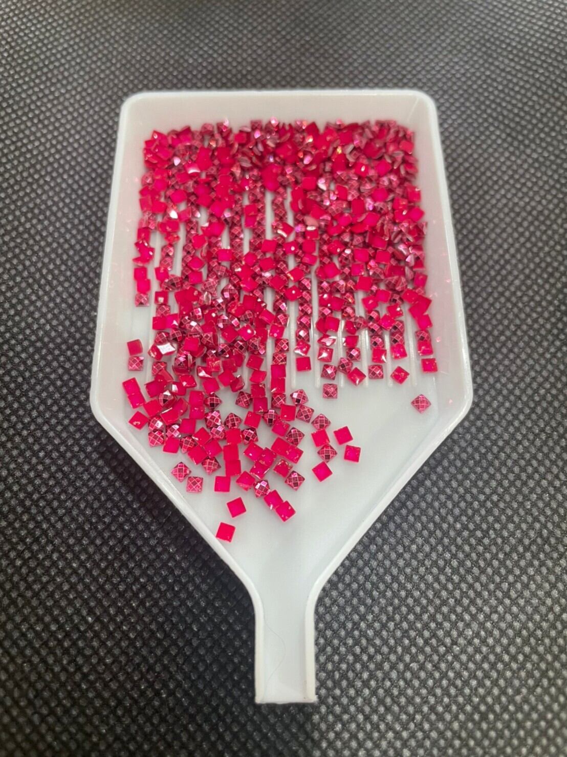 【600番】メタリックビーズ⭐︎四角(square)ビーズ 5g入り