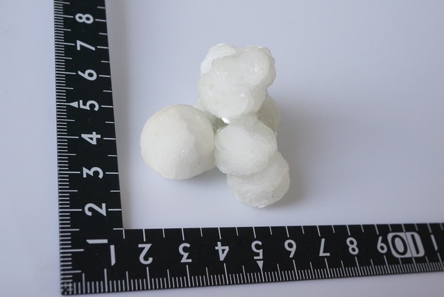 ギロル石 Gyrolite