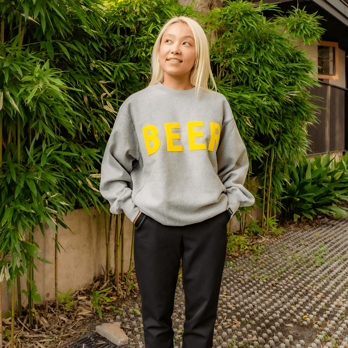 アルベロベロ♥️ぶたさん　ハート型アップリケ　ビーズ　グレー　フリル スウェット fa22e15dbd176ed751544e203f0694