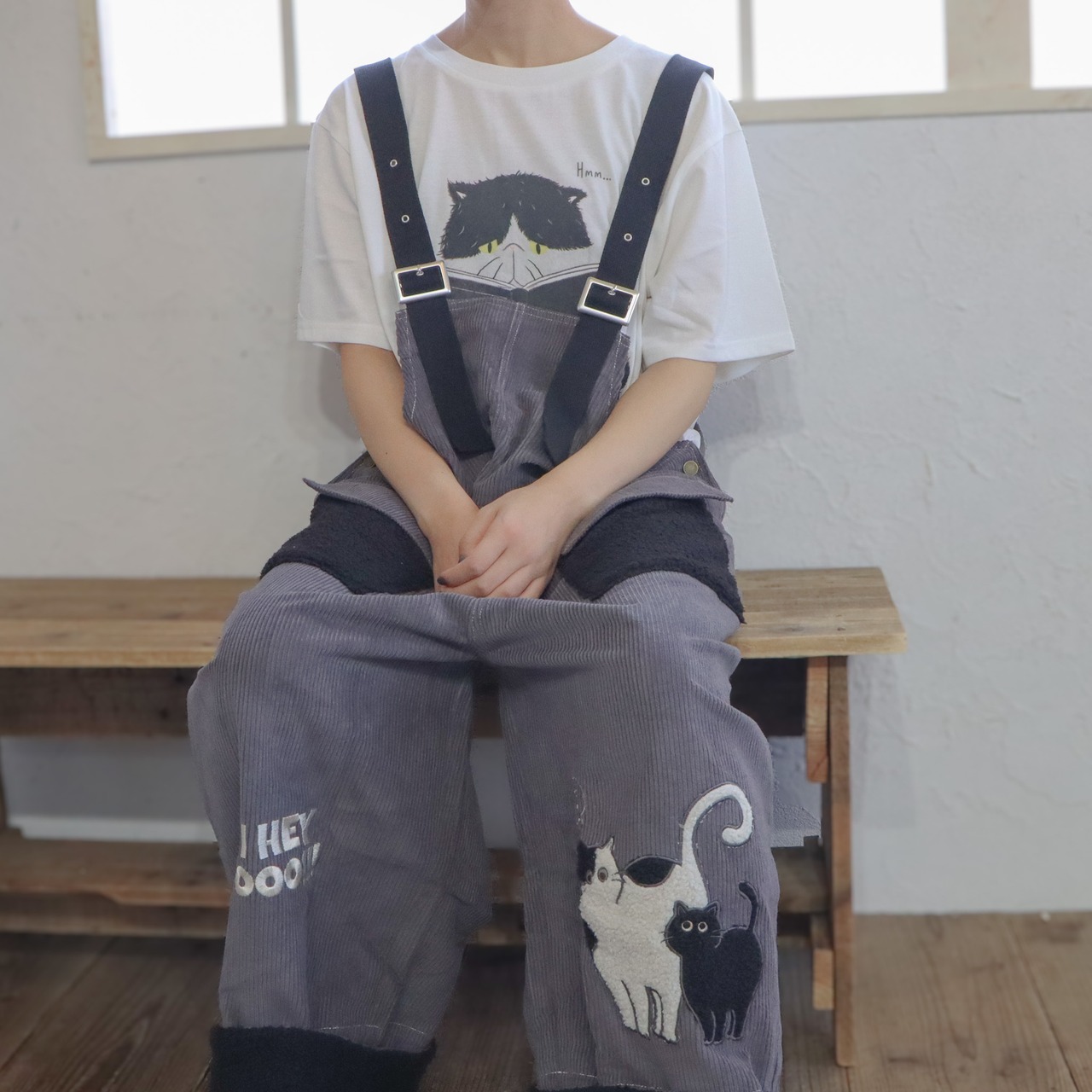 【そっと繋がる。】服ごと自分を説明するコーデュロイ 猫　ゆるだぼサロペット【全身で個性主張 - 1