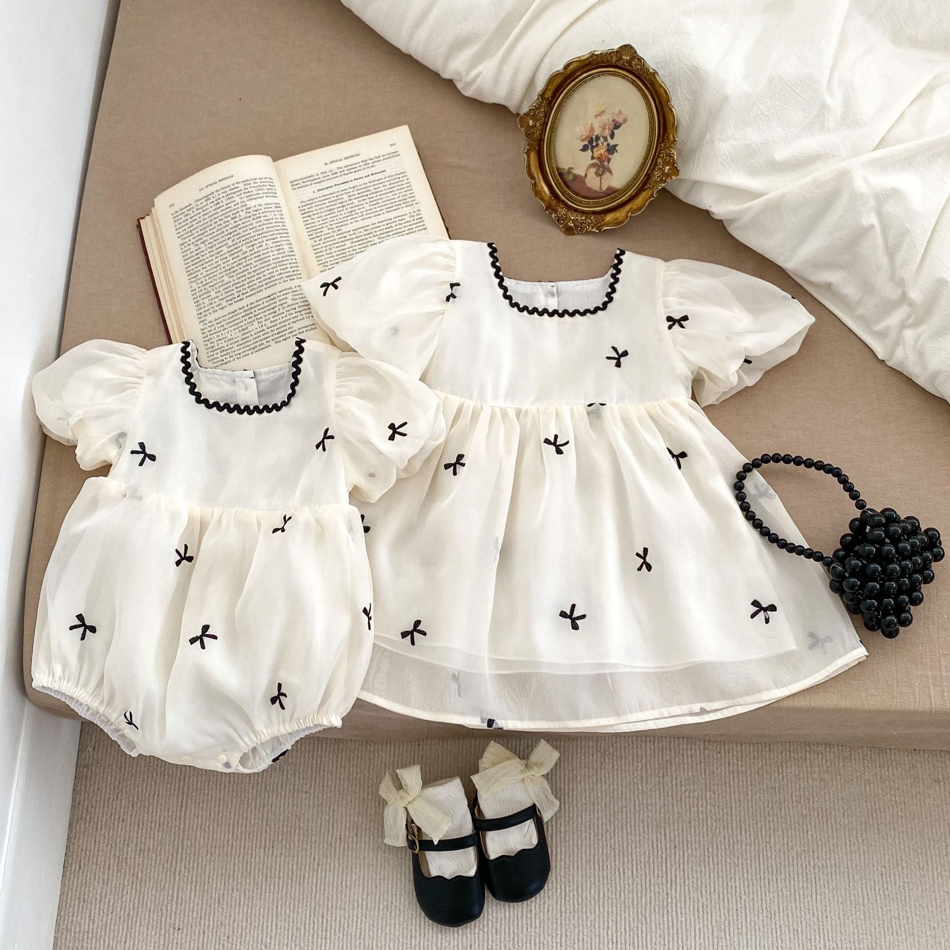 姉妹服】夏新作 パフスリーブロンパース/ワンピース | Betty 姉妹服】夏新作 パフスリーブロンパース/ワンピース | Betty