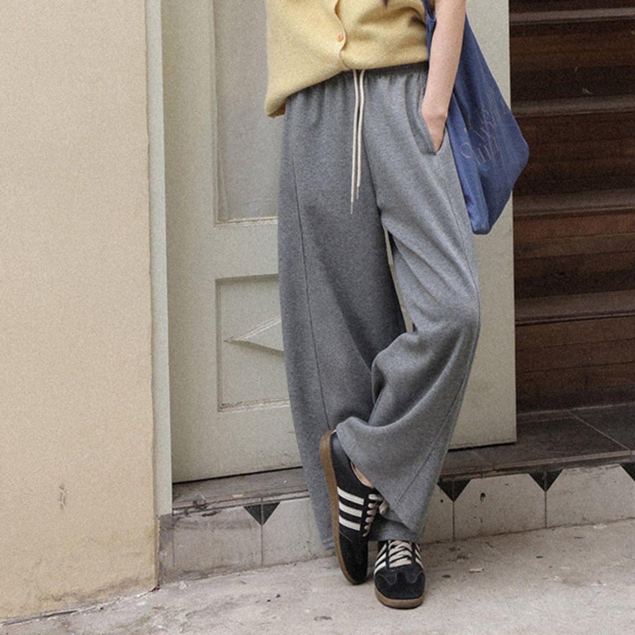 センターシームワイドスウェットパンツ A02137