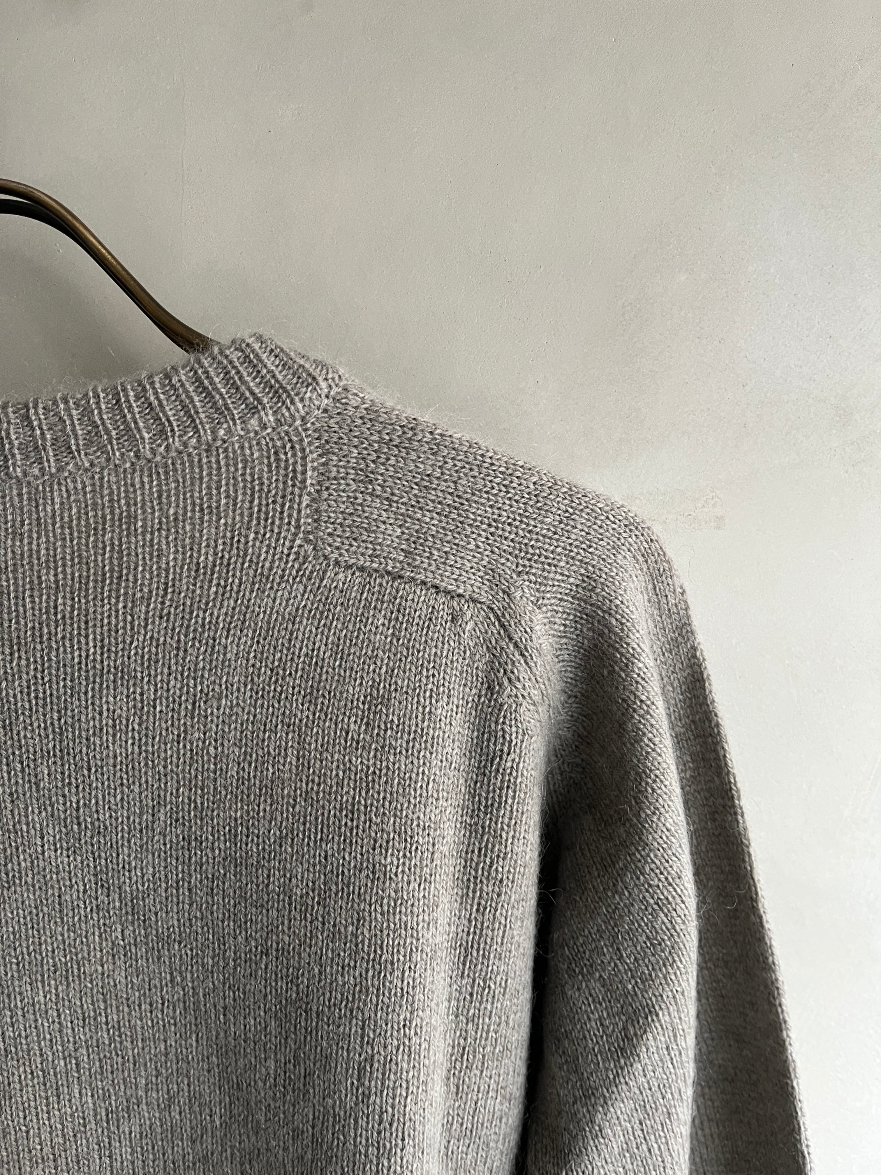 eleven 2nd｜イレブンセカンド｜ヤクラウンドネックセーター ｜グレー