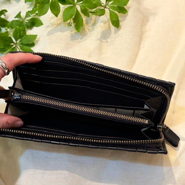 次回入荷分より値上げになります。B.stuff　Wメッシュのお財布