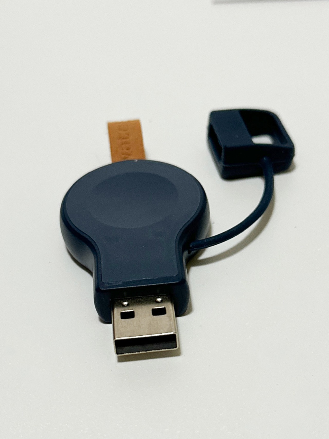 Apple Watch 充電器 USB-Aポート マグネット式 ワイヤレス充電器 急速充電 小型 軽量 コンパクト 持ち運び便利