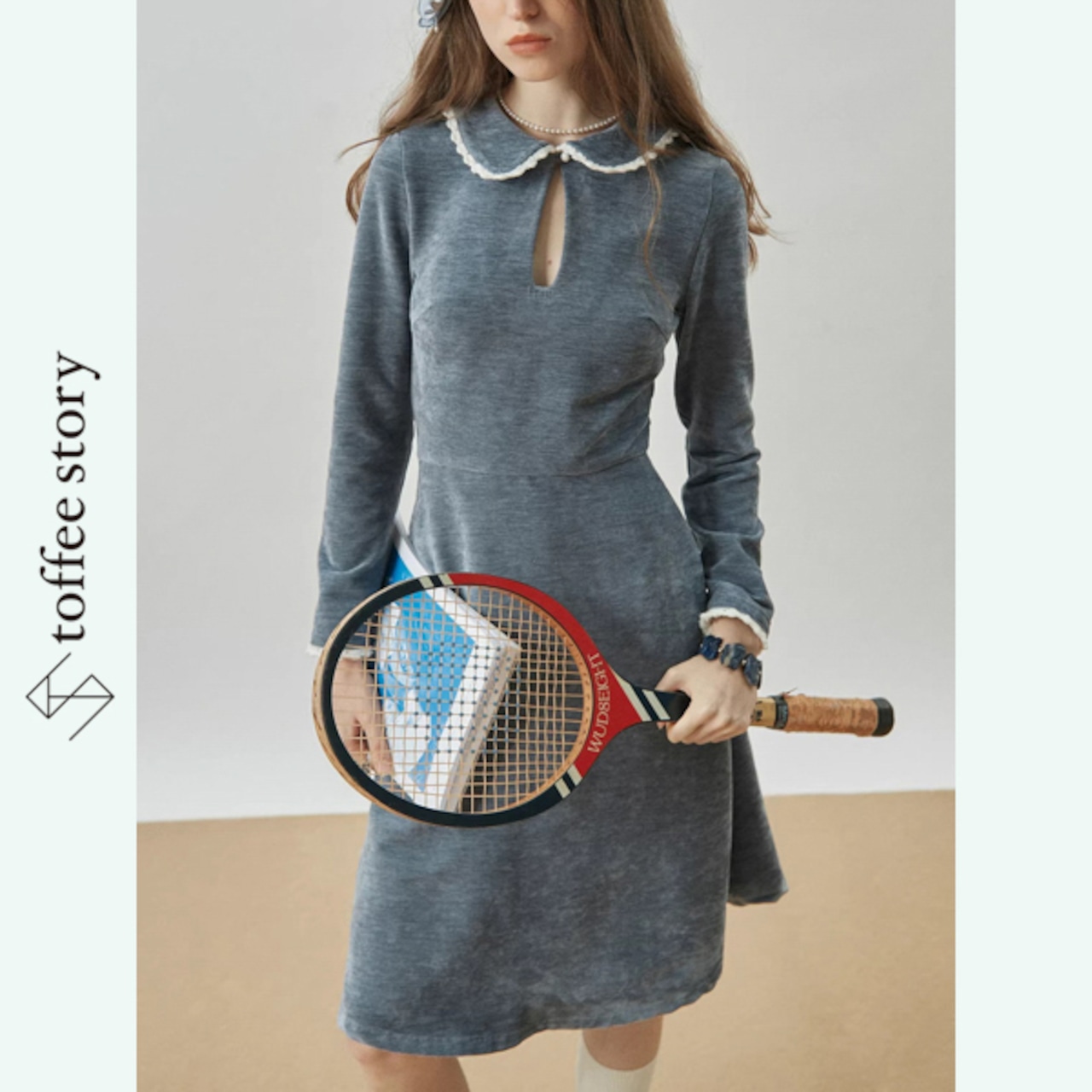 淡青に滲む余白：レースカラーワンピース《XU0279》