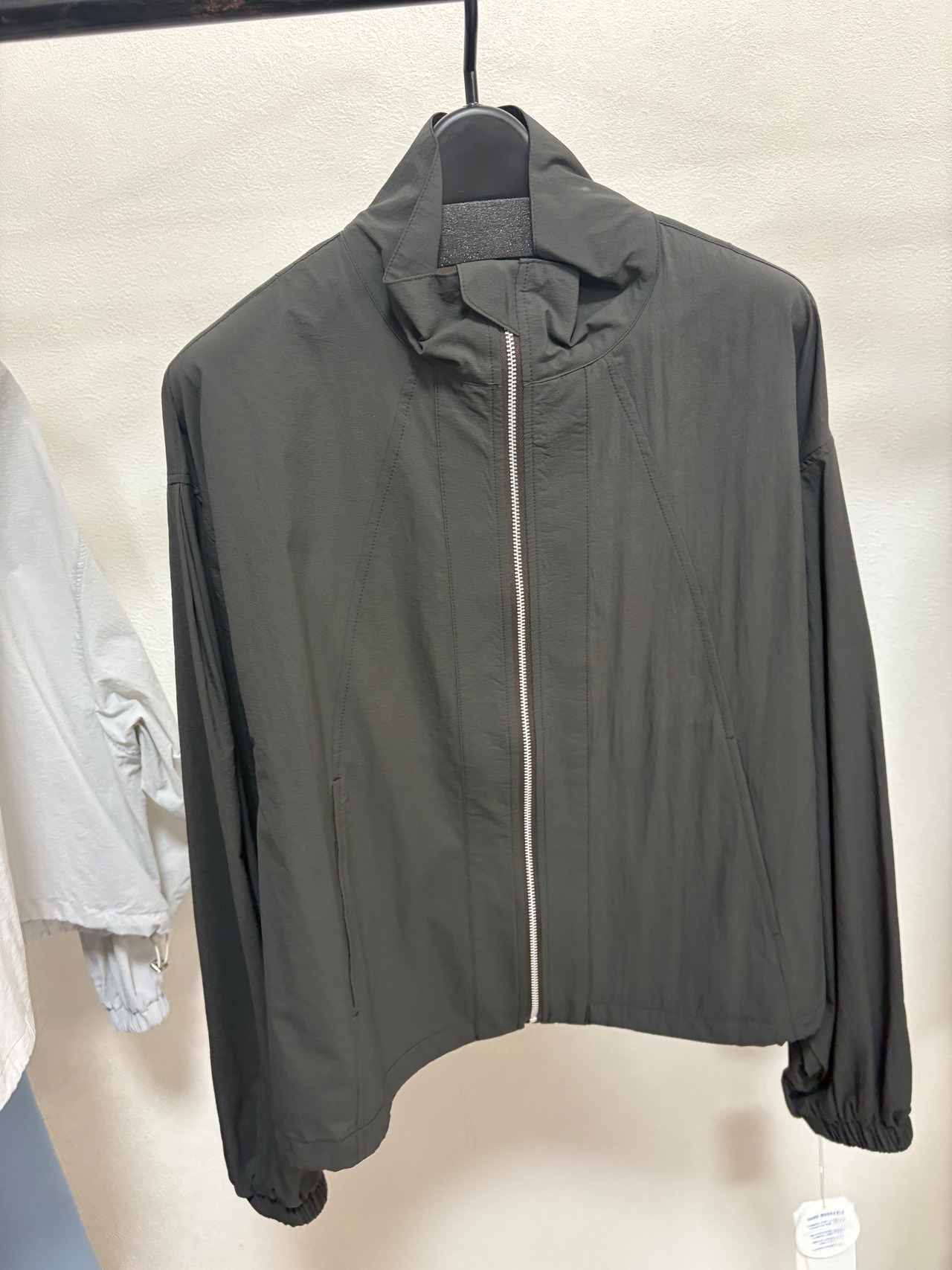 【MIMI】 ハイネックナイロンショートブルゾン　20267954