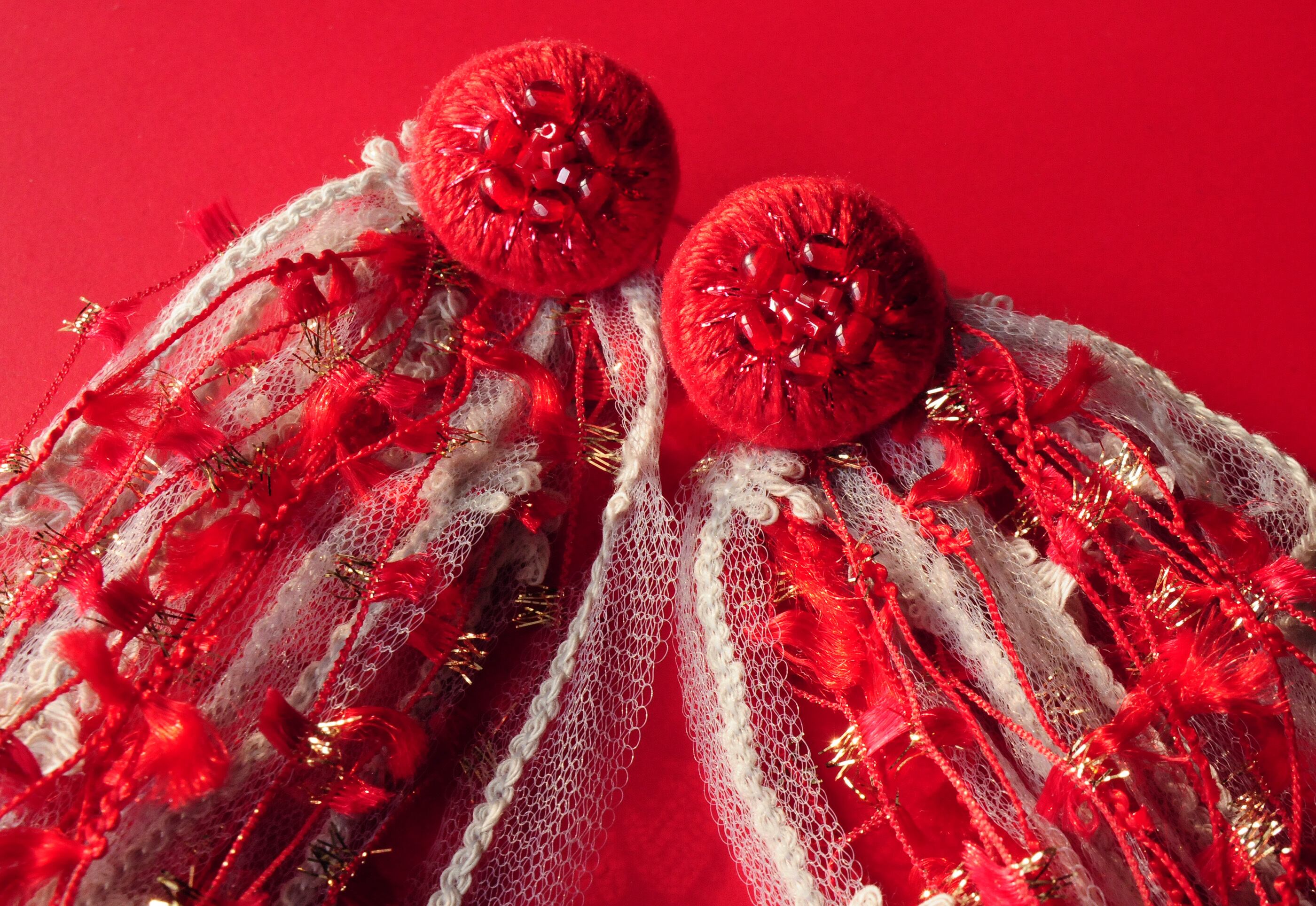 ＜Stella～願い事の星～＞『刺繍フリンジピアス/Strawberry Star』